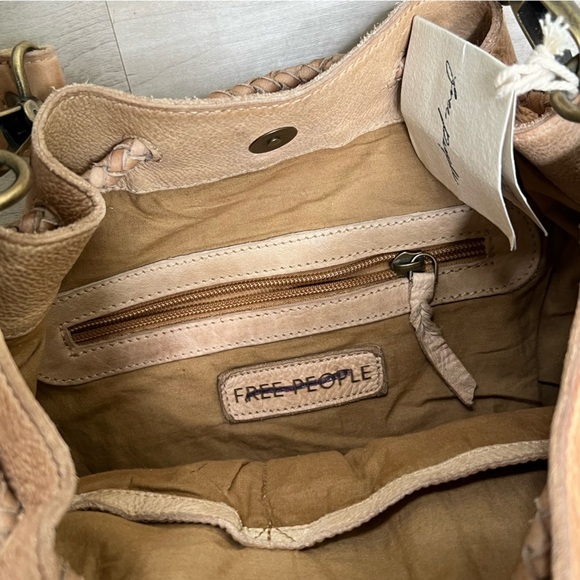 Free People Balera Del Mar Bucket Bag in Caramel NWT - Picture 7 of 10